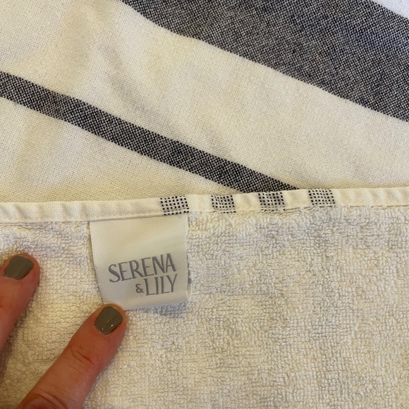 Serena and Lily Beach Towel / Blanket - Picture 4 of 5